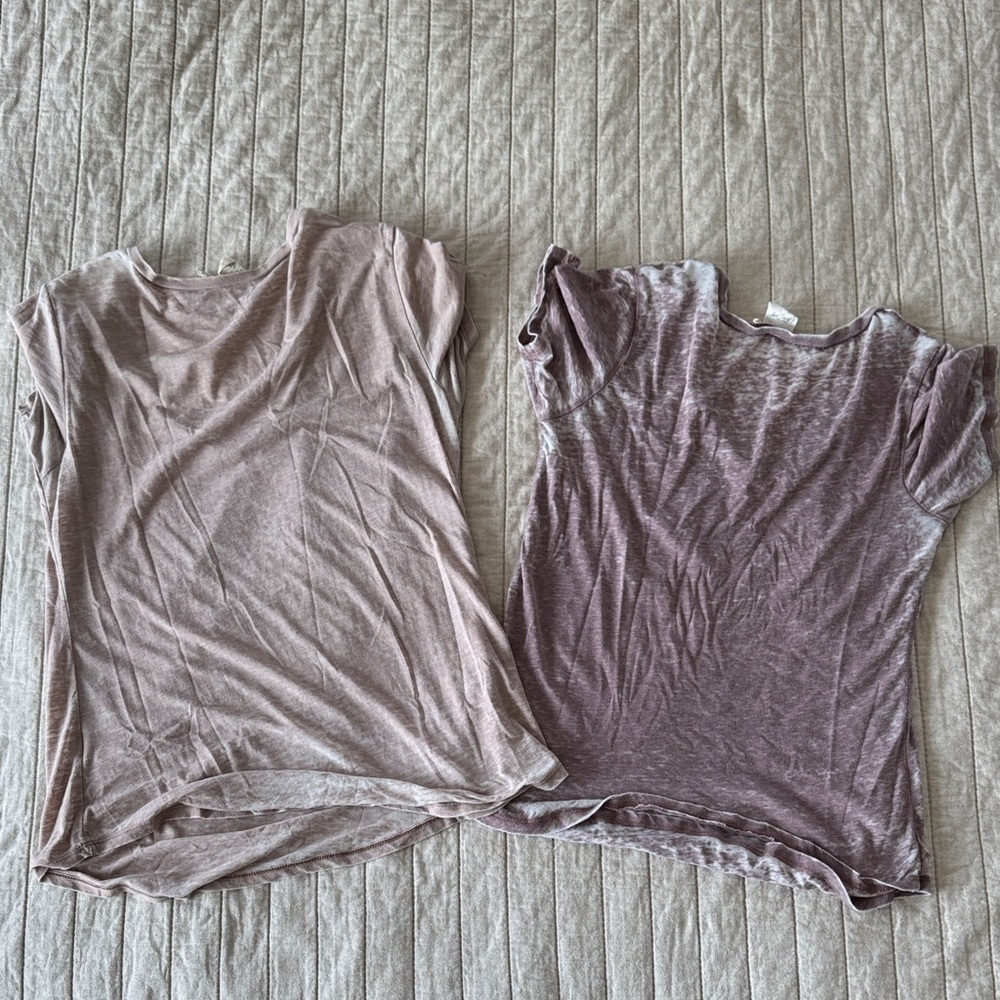 Women’s Washed V-Neck Pocket Tee - white crow - Heather mauve and heathered taup - Picture 4 of 4